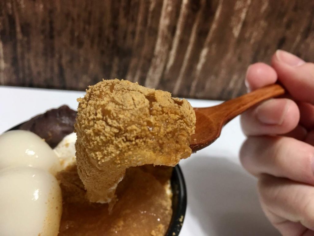 白玉とわらび餅ぜんざい