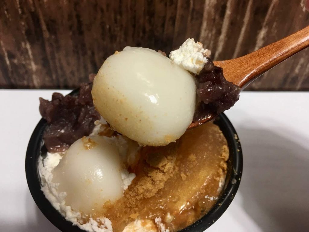 白玉とわらび餅ぜんざい