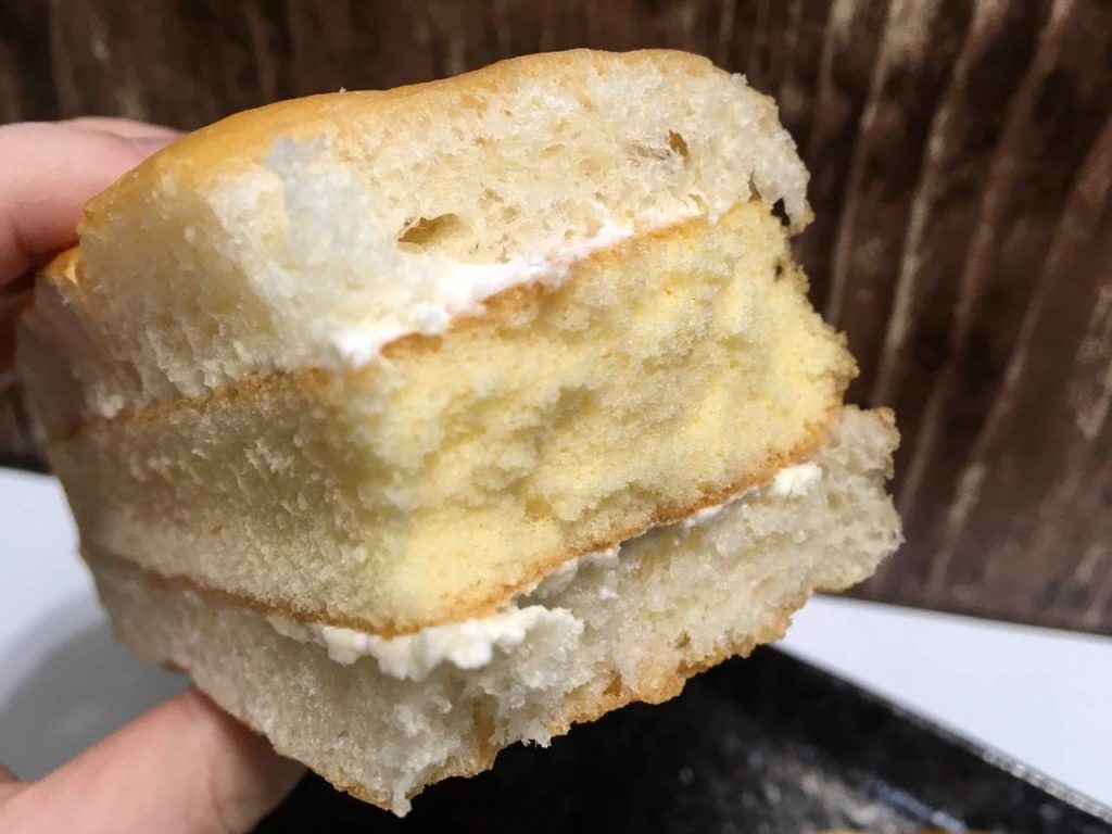 牛乳パンのカステラサンド